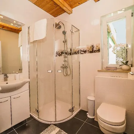 Darko - Open Pool Holiday home *